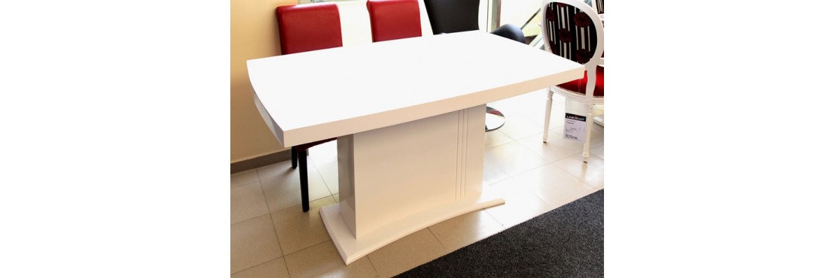 Трапезна маса 1701